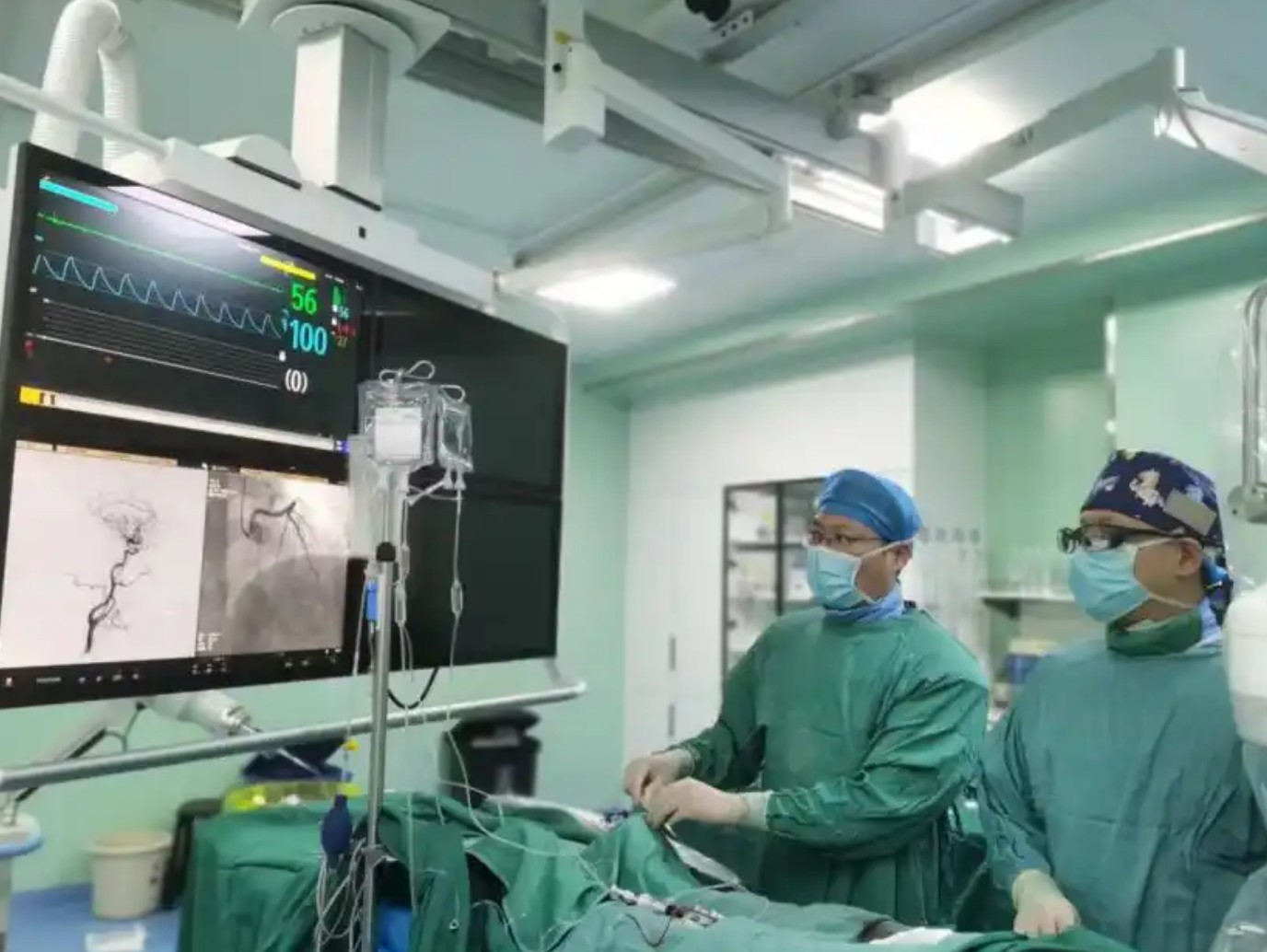 心脑同治”破壁垒!青岛心血管病医院开展联合介入手术